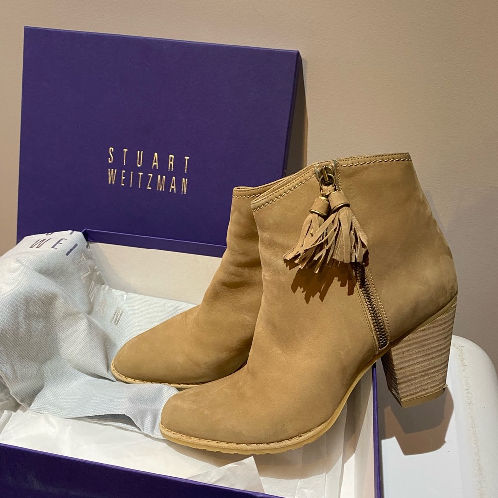 Stuart Weitzman leather “prancing” tan booties size 8.5